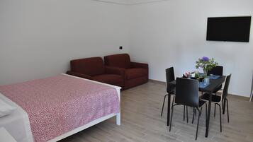 1 chambre, fer et planche Ă repasser, lit parapluie, Wi-Fi