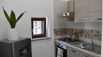 Four, plaque de cuisson, cafetiÚre/bouilloire, bouilloire électrique