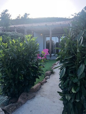 Property grounds - NEW: 2 semi-detached mini air-conditioned villas with heated swimming pool to share  (Porto-Vecchio)