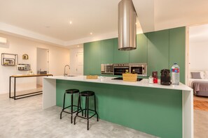 Fridge, microwave, oven, dishwasher