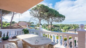 Outdoor dining - HomeHolidaysRentals Corts - Costa Barcelona (Tordera)