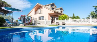 HomeHolidaysRentals Corts - Costa Barcelona