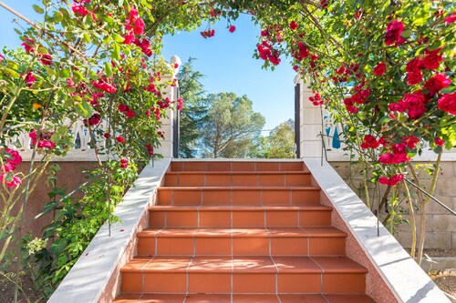 HomeHolidaysRentals Corts - Costa Barcelona