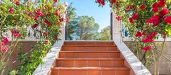 HomeHolidaysRentals Corts - Costa Barcelona