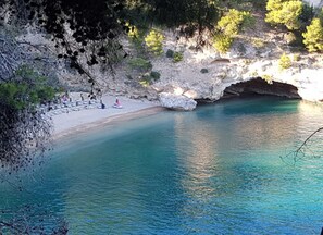 Plage, chaises longues
