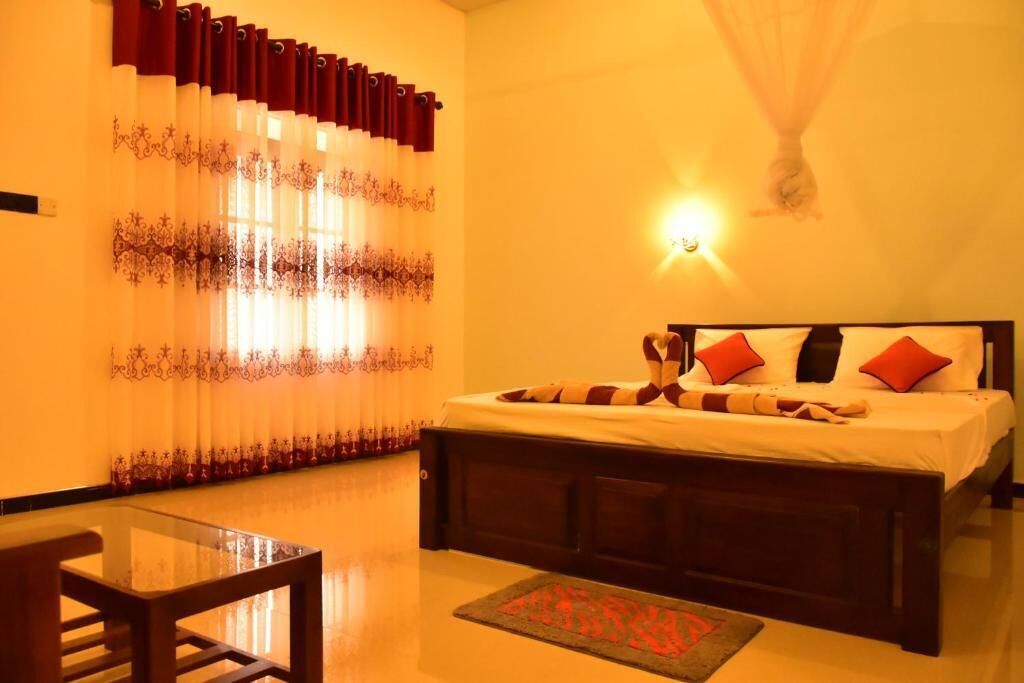 デスク、ノートパソコン用作業スペース、防音設備、WiFi (無料)