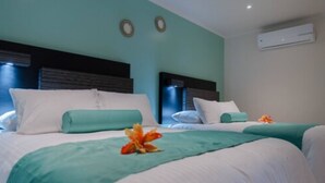 Dobbeltrom – standard, 2 queensize-senger | Senger med Select Comfort-madrass og strykejern/-brett