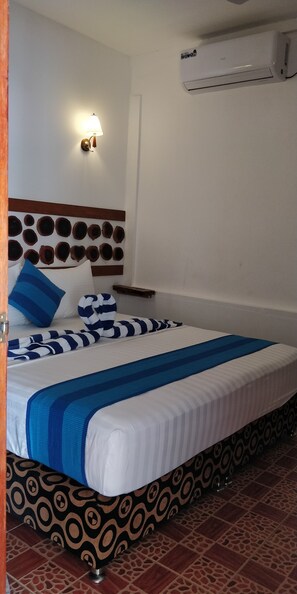 Habitación Deluxe | Escritorio, espacio para trabajar con laptop y insonorización 