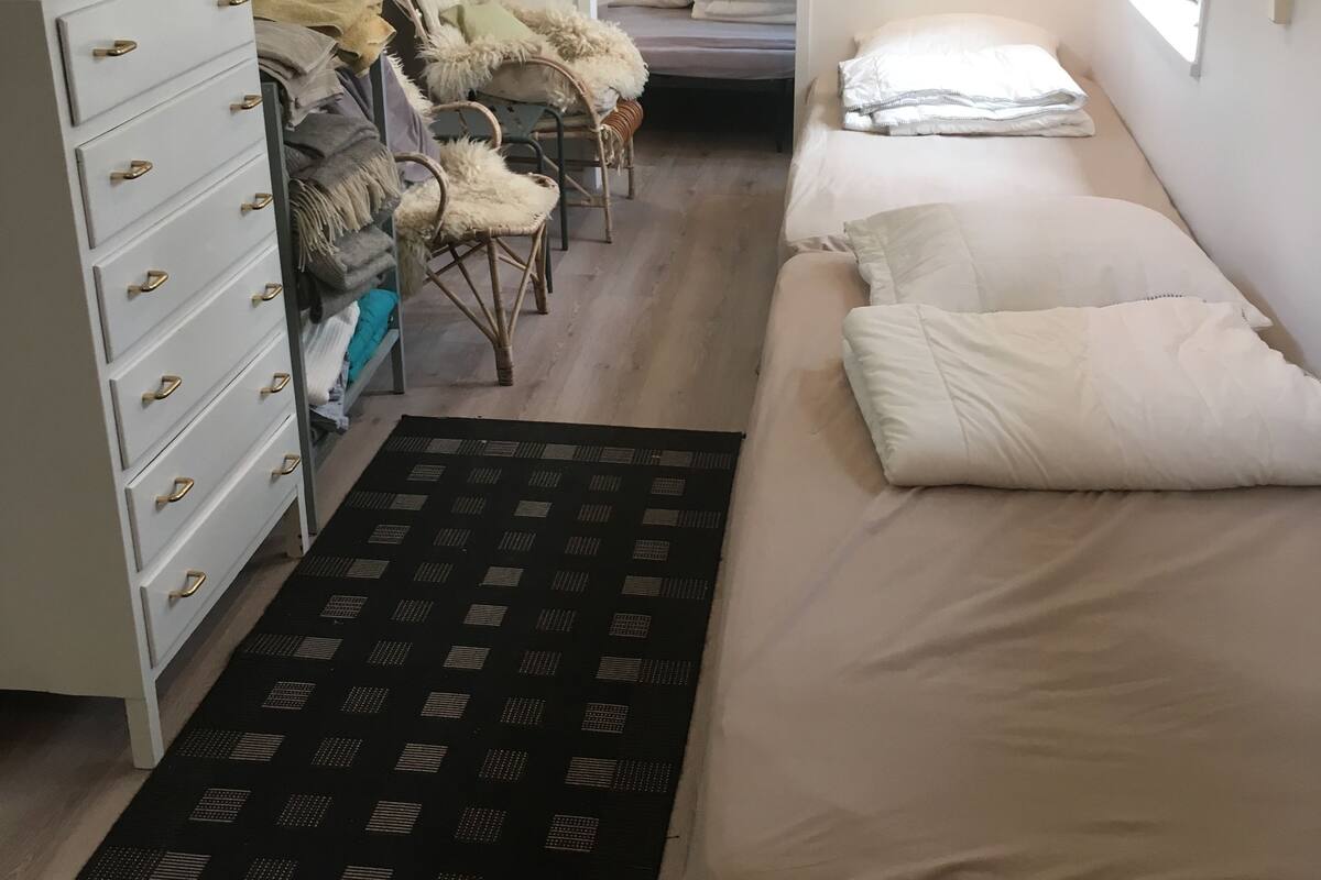 Rollaway beds, free WiFi, bed sheets