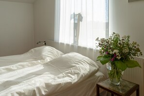 Rollaway beds, free WiFi, bed sheets