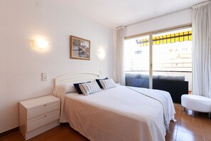 1 slaapkamer, een strijkplank/strijkijzer, gratis wifi, beddengoed