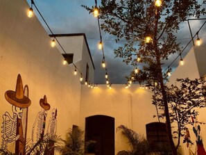 Courtyard - Casa Colores Hostal (Guadalajara)