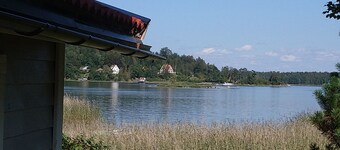 New on HomeAway! Cozy lake cabin, boat and free WiFi