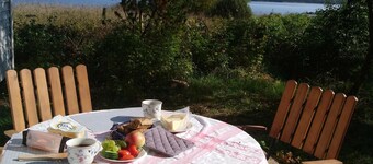 New on HomeAway! Cozy lake cabin, boat and free WiFi