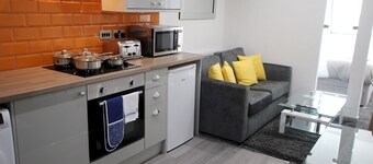The Lister Apartment 213