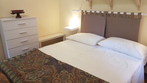 2 chambres, système d’insonorisation, fer et planche à repasser, Wi-Fi