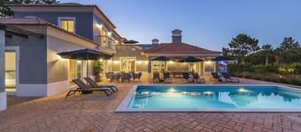 NEW !!! Stunning ! Villa with 5 Bedroom close to Campus and the Shack