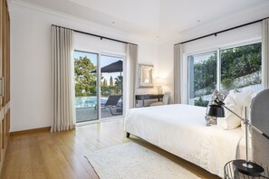 5 Schlafzimmer, Zimmersafe, Bügeleisen/Bügelbrett, WLAN