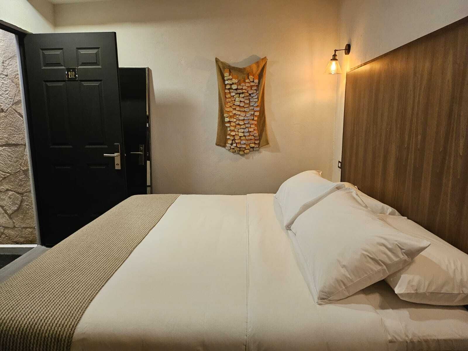 standard room | premium bedding, down duvets, in-room safe, individually decorated