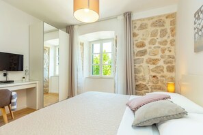 4 Schlafzimmer, Bügeleisen/Bügelbrett, Bettwäsche