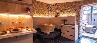 Hen Party & Large Groups: Luxury Manor House: Sleeps 24