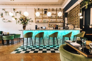 2 restaurants, breakfast, lunch, dinner served; Indonesian cuisine