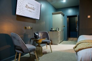 Deluxe Double Room (Basement)
