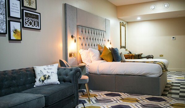 أغطية فراش متميزة وألحفة محشوة بالريش وأسرّة بإسفنج يتكيف مع شكل الجسم