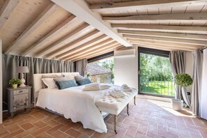 3 bedrooms, iron/ironing board, free WiFi, bed sheets - Villa with Private Pool on the Lucca Hills in S. Andrea di Compito (Capannori)