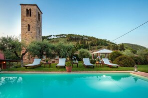 Pool - Villa with Private Pool on the Lucca Hills in S. Andrea di Compito (Capannori)