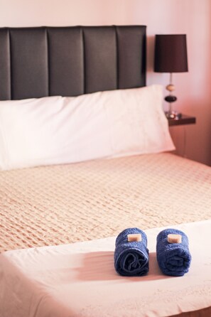 3 dormitorios, tabla de planchar con plancha, wifi y ropa de cama