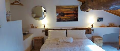 1 dormitori, planxa i posts de planxar, wifi gratuïta i roba de llit