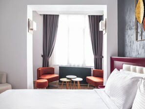 Værelse til 3 personer | Minibar, skrivebord, lydisolering, strygejern/strygebræt