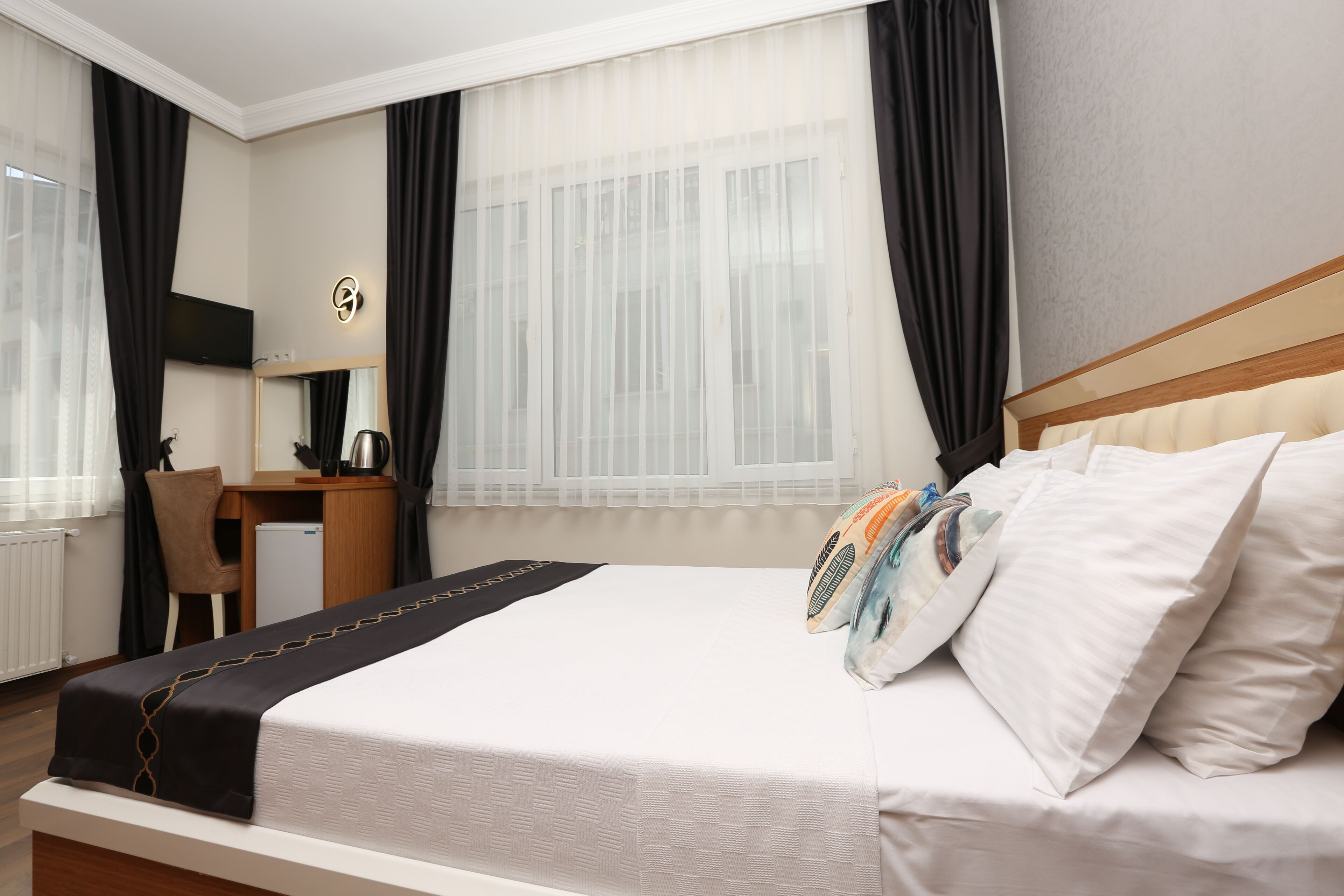 Minibar, desk, soundproofing, iron/ironing board