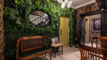 Télévision à écran plat