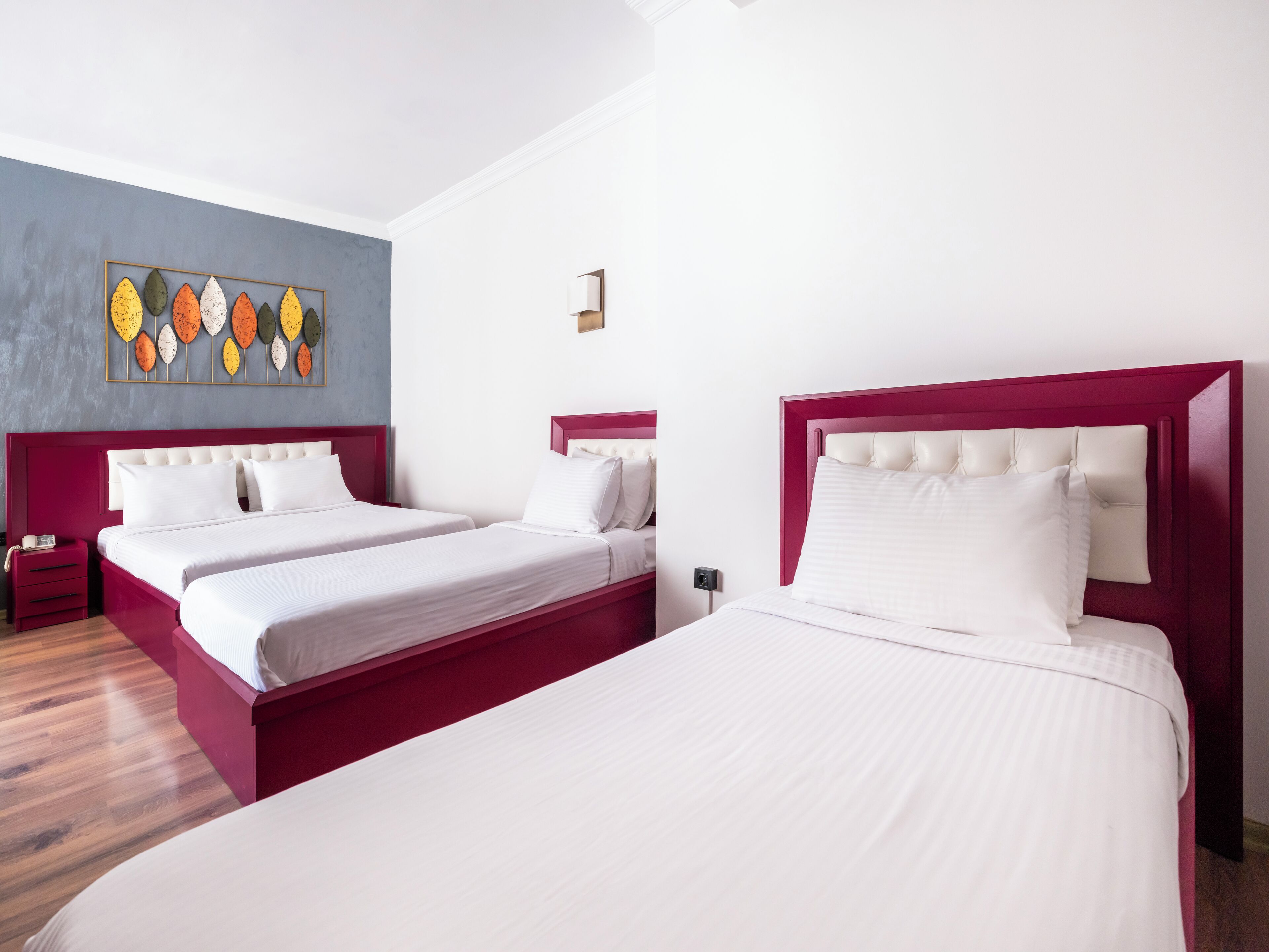 Standardværelse til 4 personer | Minibar, skrivebord, lydisolering, strygejern/strygebræt