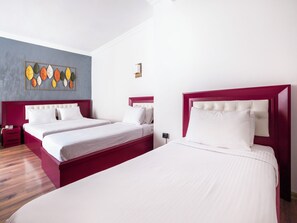 Standardværelse til 4 personer | Minibar, skrivebord, lydisolering, strygejern/strygebræt