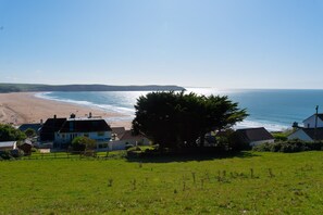 Beach nearby - 5 bedroom, pet friendly holiday home in  Woolacombe with private hot tub and stunning sea views (Woolacombe)