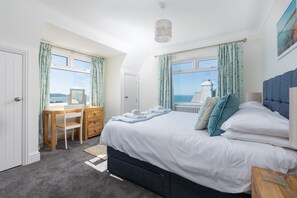 5 bedrooms, iron/ironing board, travel cot, Internet - Coast View - holiday home with hot tub & sea view (Woolacombe)