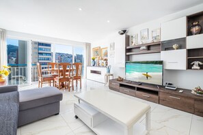 TV - Copacabana 10-B (Benidorm)