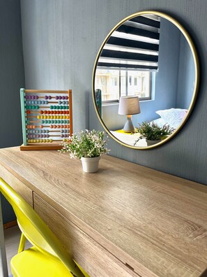 4 bedrooms, desk, iron/ironing board, free WiFi