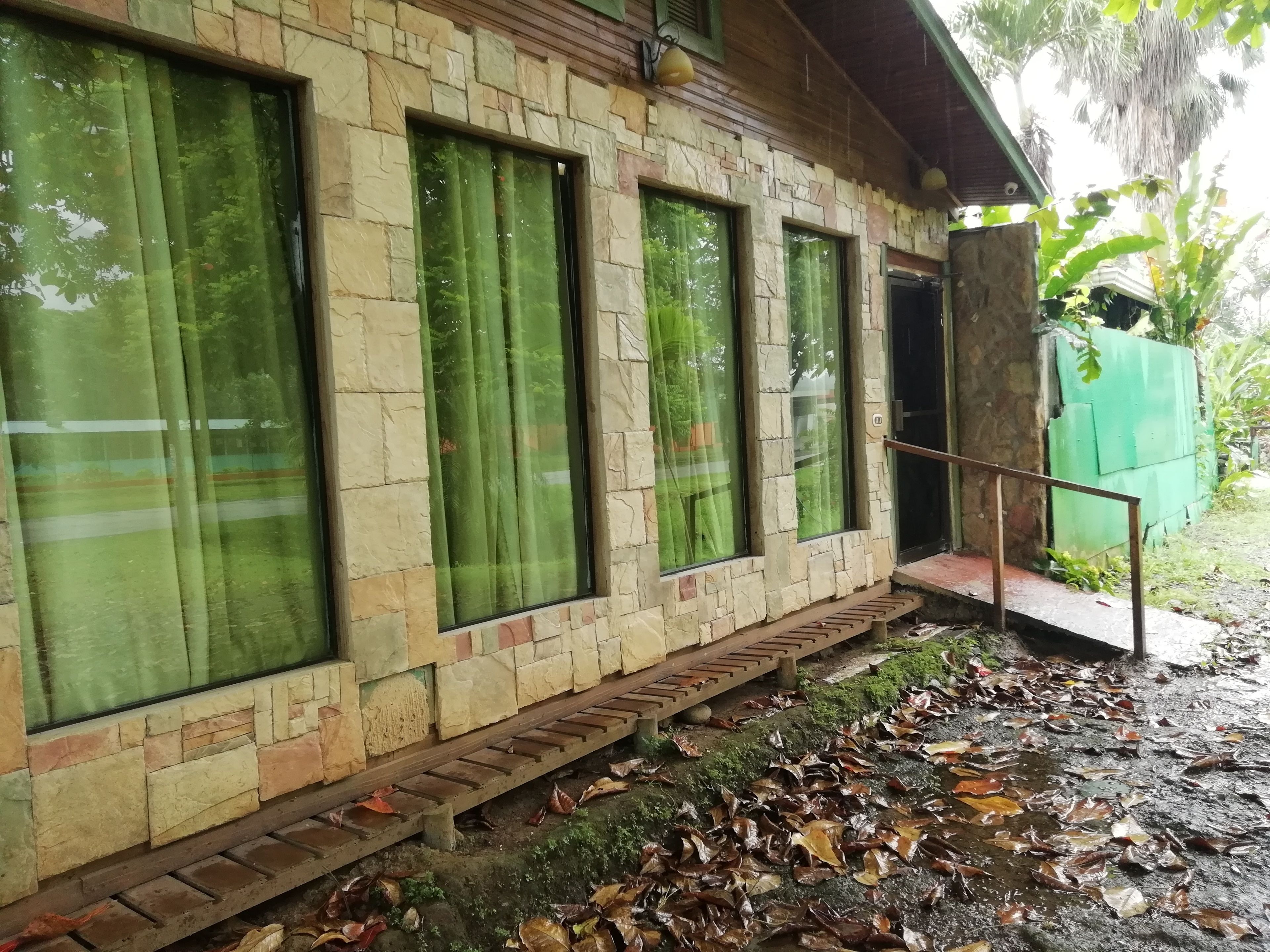 Family Quadruple Room, 1 Bedroom, Private Bathroom | Iron/ironing board, free WiFi, bed sheets