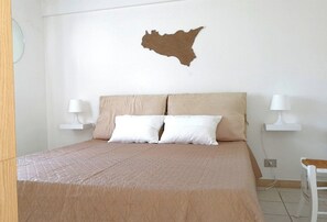 2 Schlafzimmer, Bügeleisen/Bügelbrett, Bettwäsche