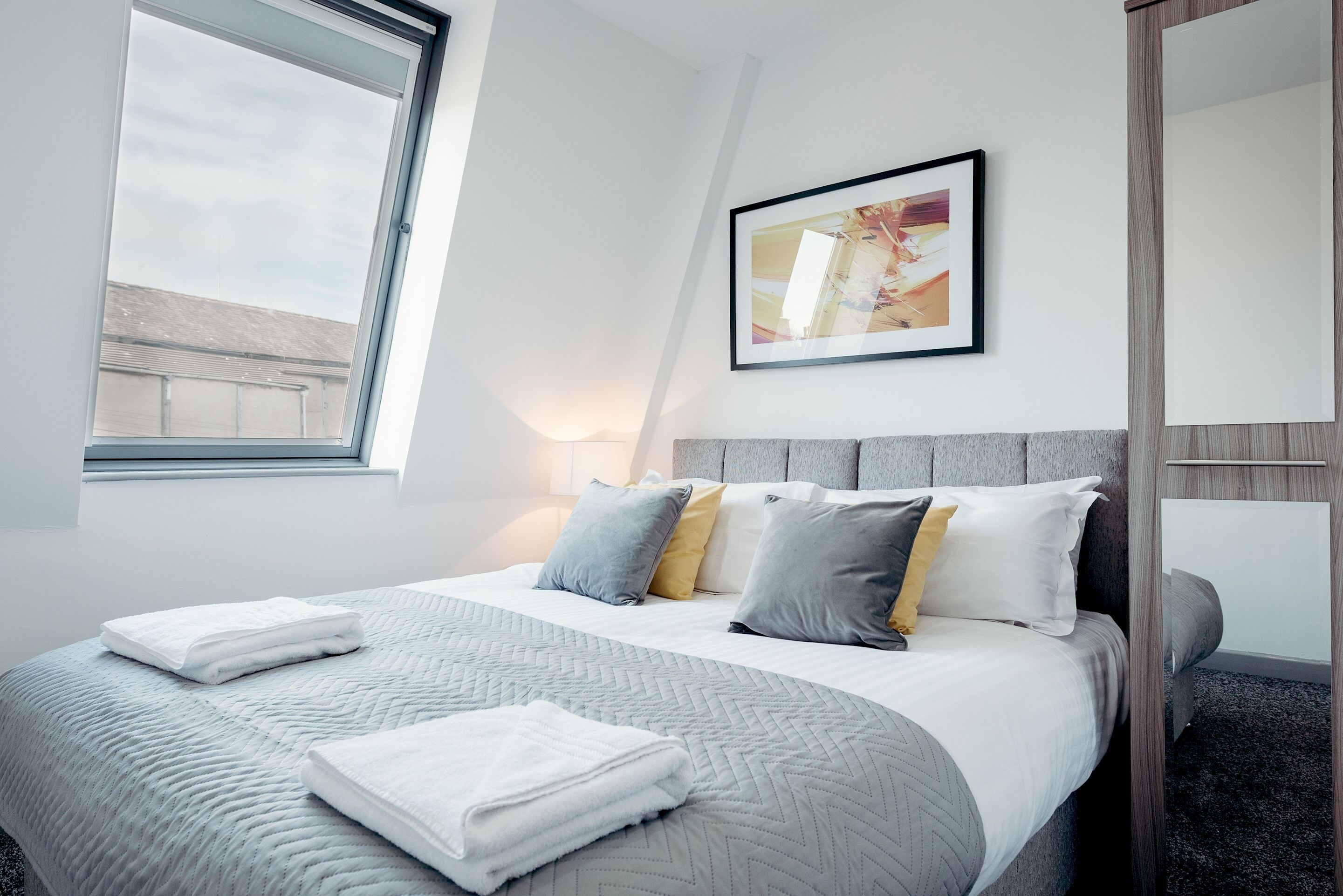 Iron/ironing board, WiFi, bed sheets