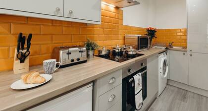 The Gentleman Jack Apartment 215
