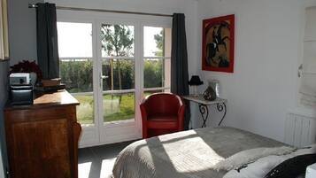 3 bedrooms, iron/ironing board, WiFi