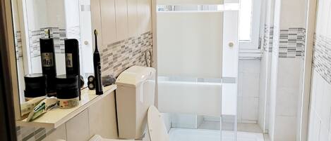 Hair dryer, towels