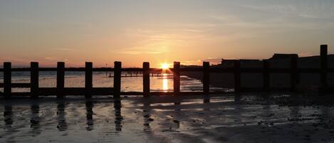 Una spiaggia nelle vicinanze