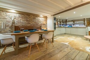 Dining - Hideaway Barn (4), Thornham, Norfolk (Thornham)