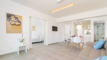2 bedrooms, iron/ironing board, WiFi (free), bed sheets